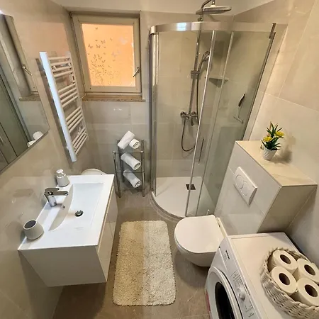 Seaview Bojan Apartament *