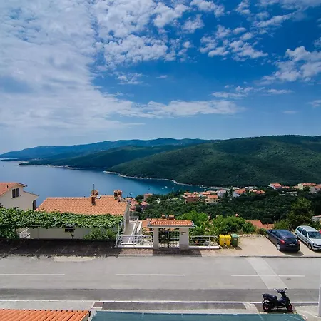 Apartment Seaview Bojan